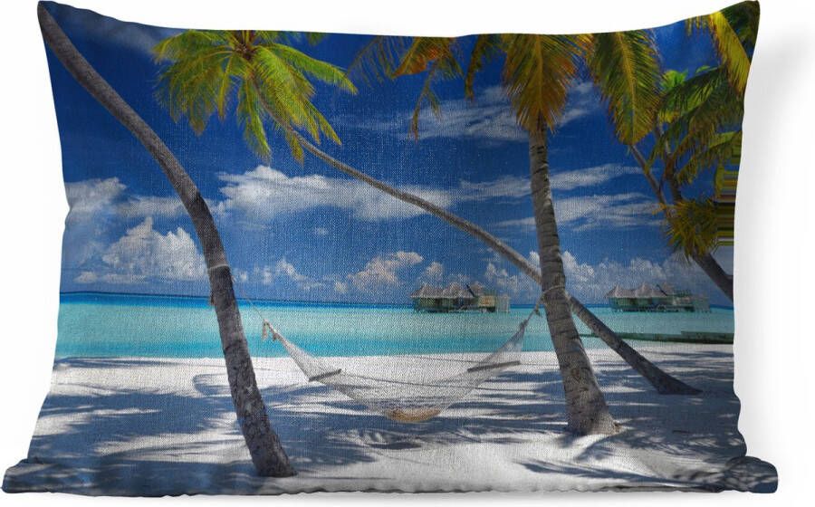 PillowMonkey Sierkussens Kussen Een strand met een hangmat en palmbomen 60x40 cm Kussen van katoen