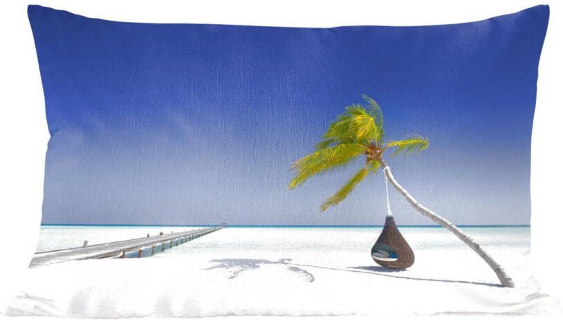 PillowMonkey Sierkussens Kussen Een wit zandstrand met een hangmat bij de Maldiven 50x30 cm Kussen van katoen