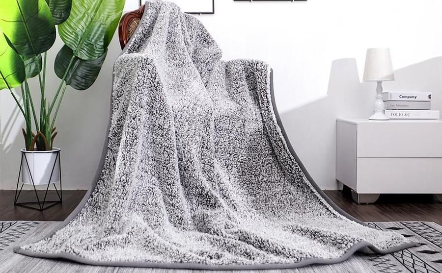 PolkaHome EMME Fuzzy Fleece sierdeken ultrazachte warme sherpa-deken microvezel gezellige deken voor bank lichtgewicht donzig dik omkeerbaar bankdeken