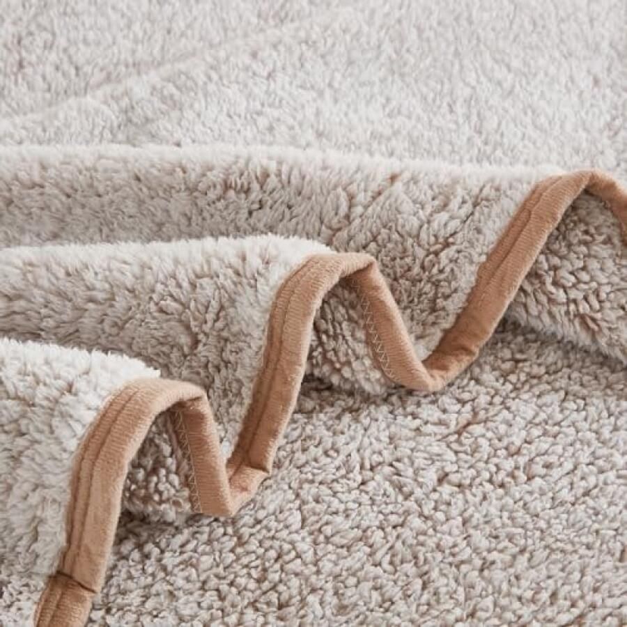 PolkaHome Fuzzy Fleece warme deken ultrazachte warme sherpadeken microvezel gezellige deken voor bank en bank lichtgewicht donzig omkeerbare deken (kaki 127 x 152 cm)