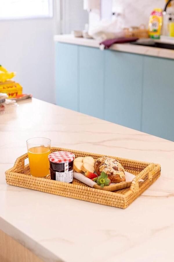 PolkaHome Rotan dienblad met handgrepen rechthoekig rotan dienblad voor ontbijt drankjes snacks voor eetkamer salontafel (37 cm)