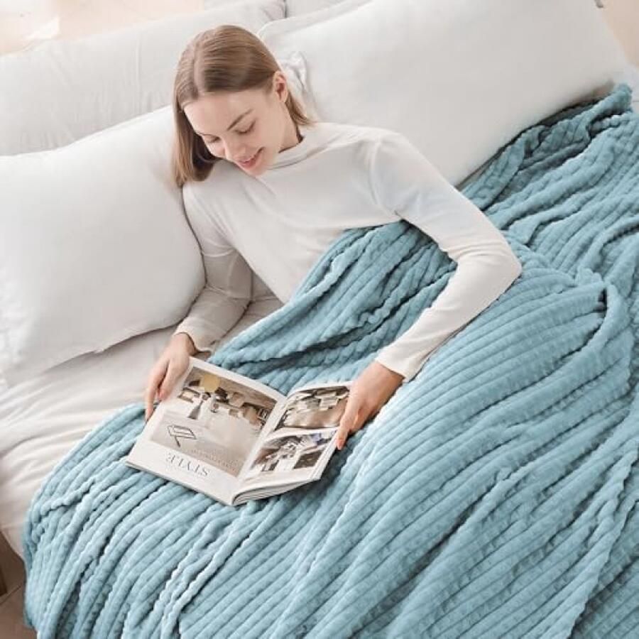 PolkaHome Zacht EMME Fleece deken voor bank gezellige blauwgroene plaid enkele laag 3D-touch-ervaring perfect voor bedbank en bankstoel 130 x 150 cm