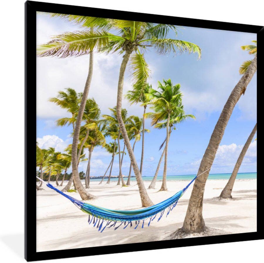 PosterMonkey Fotolijst incl. Poster Blauwe hangmat op strand in Dominicaanse Republiek 40x40 cm Posterlijst