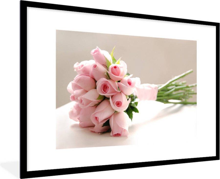 PosterMonkey Fotolijst incl. Poster Een boeket van roze roos op een witte tafel 120x80 cm Posterlijst