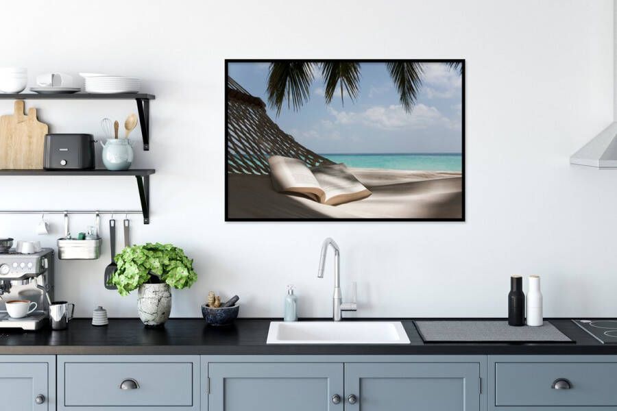 PosterMonkey Fotolijst incl. Poster Hangmat Boek Strand 120x80 cm Posterlijst - Foto 2