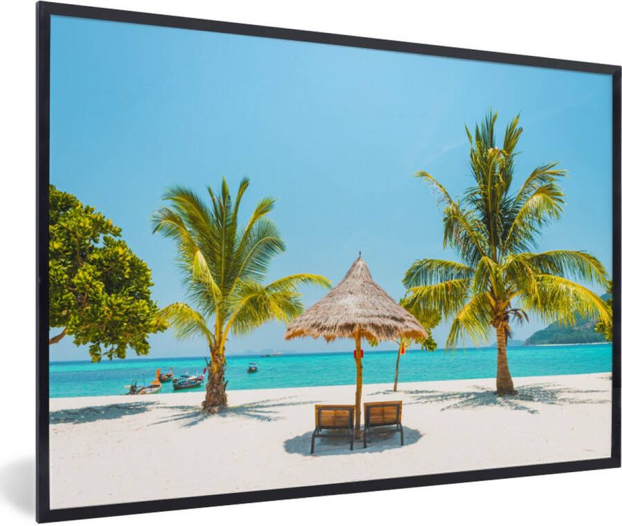 PosterMonkey Foto in lijst Parasol op een strand fotolijst zwart zonder passe partout 90x60 cm Poster in lijst (Wanddecoratie woonkamer slaapkamer) Zee en Strand