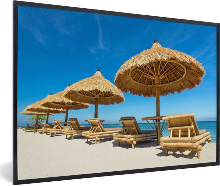 PosterMonkey Fotolijst incl. Poster Strandstoel Strand Parasol Zee Zomer 90x60 cm Posterlijst