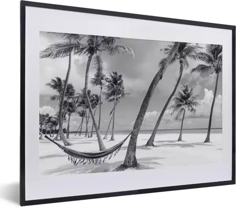 PosterMonkey Fotolijst incl. Poster Uitsnede hangmat op strand in Dominicaanse Republiek 40x30 cm Posterlijst