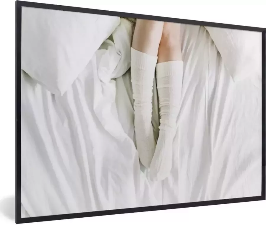 PosterMonkey Fotolijst incl. Poster Winter Bed Sokken 60x40 cm Posterlijst Kerstmis Decoratie Kerstversiering Kerstdecoratie Woonkamer Kerstversiering Kerstdecoratie voor binnen Kerstmis