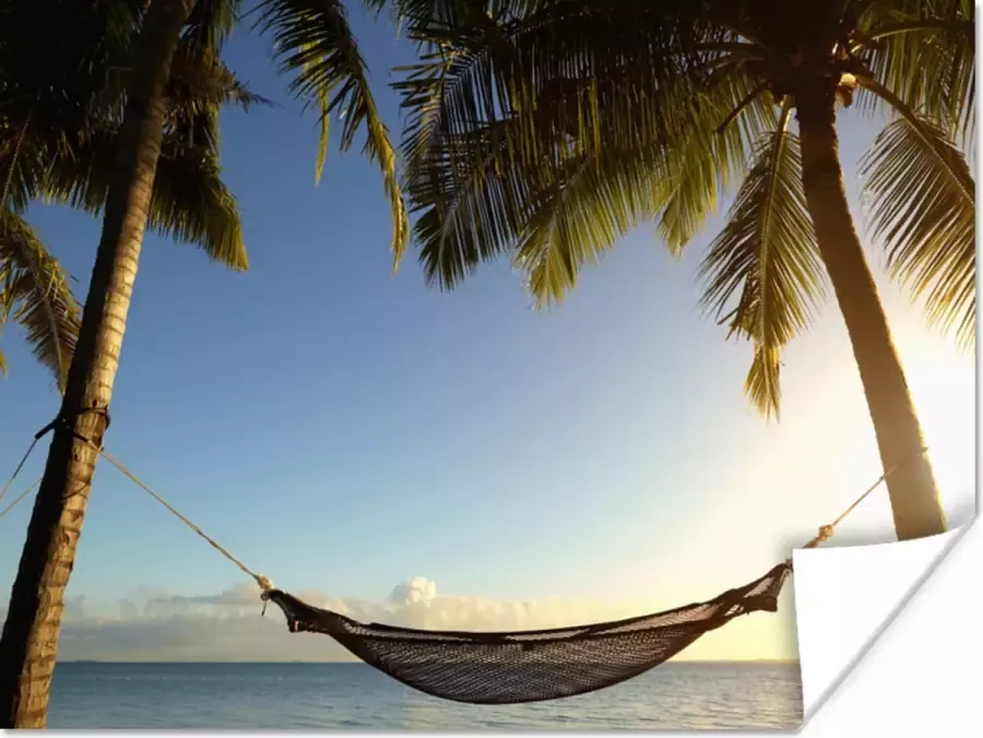 PosterMonkey Hangmat tussen palmbomen tropisch strand Poster 80x60 cm Foto print op Poster (wanddecoratie woonkamer slaapkamer) Zeeën en meren Poster Zee en Strand