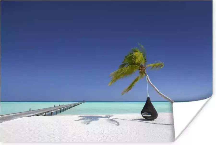 PosterMonkey Wit zandstrand met een hangmat bij de Maldiven Poster 180x120 cm Foto print op Poster (wanddecoratie woonkamer slaapkamer) Zee en Strand XXL Groot formaat!