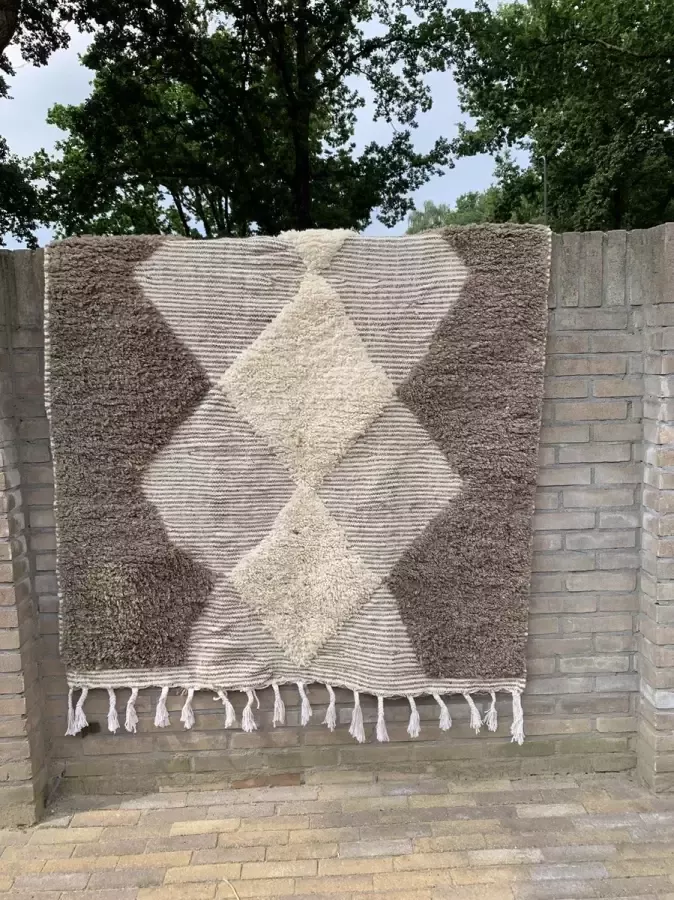 Poufs&Pillows Handgeweven traditioneel Berber tapijt 150 x 250 cm Uniek en handgemaakt Hoogpolig vloerkleed