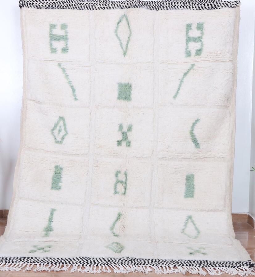 Poufs&Pillows Handgeweven Berber Tapijt ''Beni Ourain'' 245 x 165 cm Uniek en handgemaakt wit hoogpolig vloerkleed R352