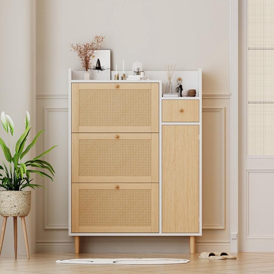 Pugsdrly Schoenenkast van composiethout en rotan geschikt voor smalle gangen 3 klapdeuren en 1 lade met poten en handgrepen van massief hout Afmetingen: B90 H125 D17 cm