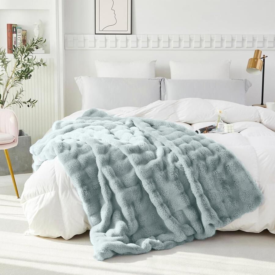 Qelus Extreem Zachte Shaggy Deken 160x200cm Luxe Konijnenbontlook met Golfdesign voor Bank Bed & Reis Snel Pluizig Knus Warmtegevoel Lichtgrijs