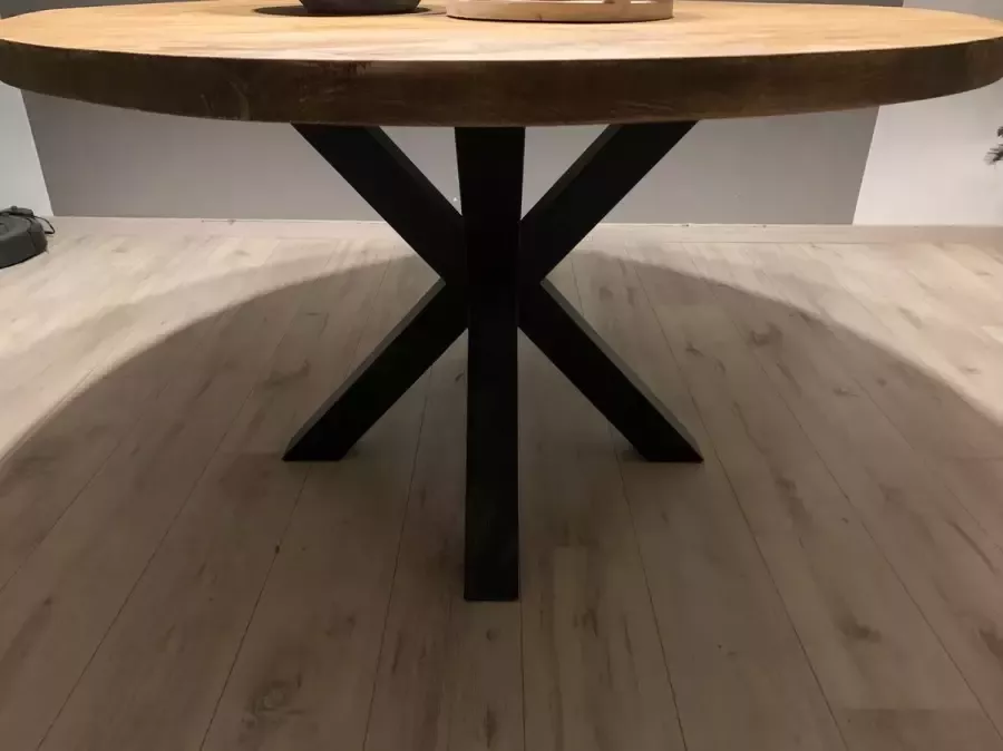 Quattro Design meubels Eettafel Tendenza 5 (rond) 1.40 doorsnede extra dik tafelblad van steigerhout stalen x-poot Quattro Design