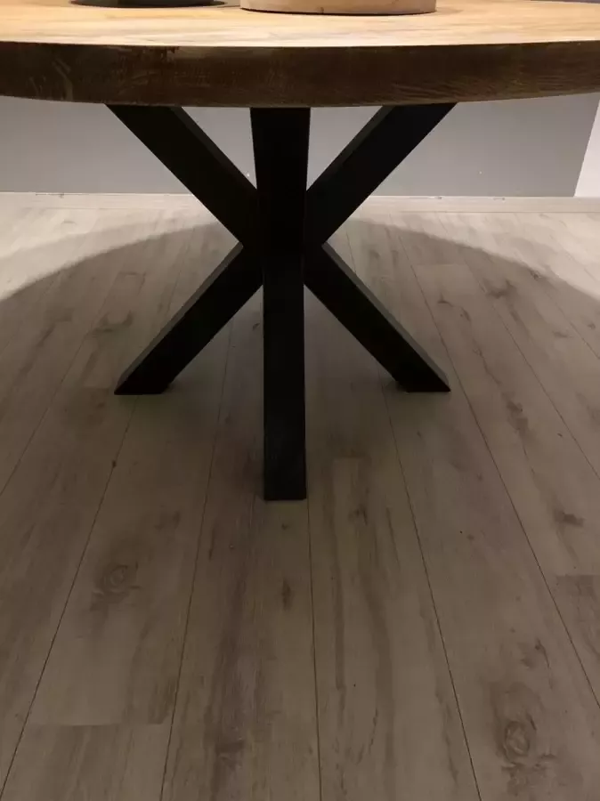 Quattro Design meubels Eettafel Tendenza 5 (rond) 1.50 doorsnede extra dik tafelblad van steigerhout stalen x-poot Quattro Design
