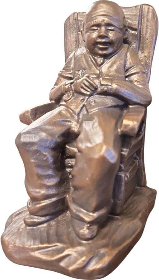 Rawa Geschenken Opa zittend in fauteuil 9x16x11 cm Neolith Brons kleurig Gezins beeld