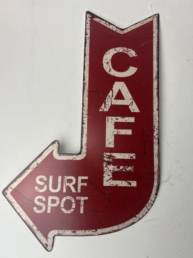 Retroo.nl Metalen wandbord rood met pijl Cafe Surf Spot