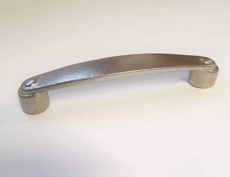 Riga Handelshuysz Meubelgreep Richmond Gietijzer antiek verzilverd Boormaat 128mm verpakt per 2 stuks