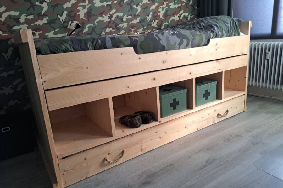 Rockwood Kajuitbed Steigerhout Tijn inclusief montage met lattenbodeminclusief blik beits antraciet wash