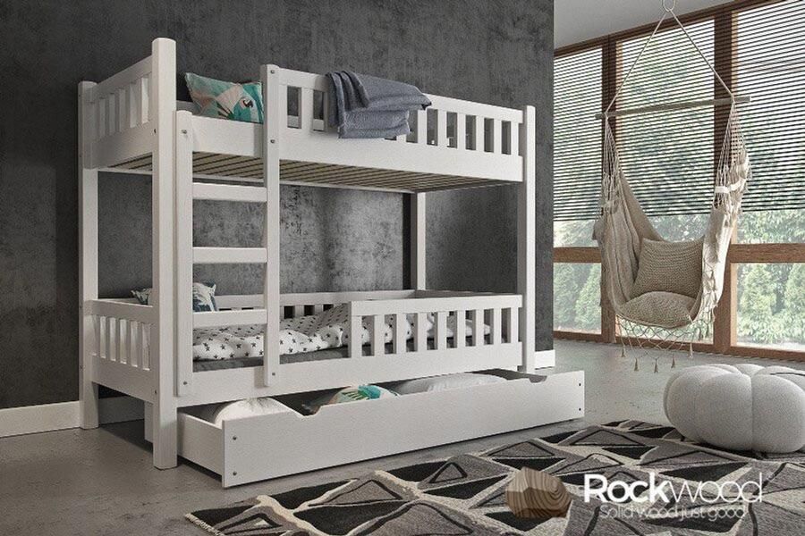 Rockwood Stapelbed Tom White met 3 lattenbodems 2 matrassen bovenbed Saturnus en 1 matras onderbed Parma