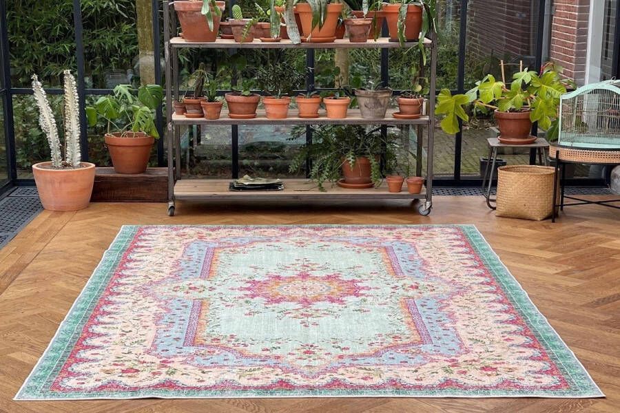 Rozenkelim Vloerkleed van roze met groen en blauw 180cmx120cm met zachte pool. Sterk en kleurvast