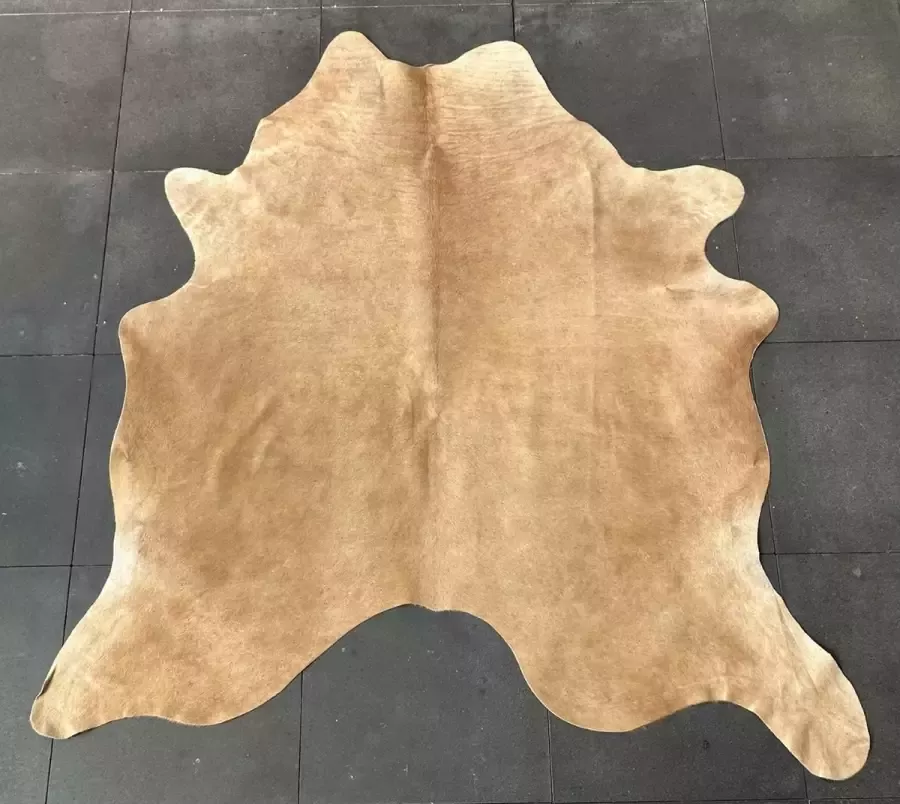 Schapenvachtkopen.nl Cognac koeienhuid vloerkleed koeienkleed tapijt cognackleurig koeienvel dierenhuid dierenvel bruin koehuid tapijt - Foto 2