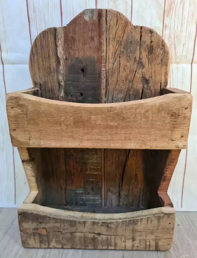 Scissor Mountains muurkast industrieel wandkastje oud hout