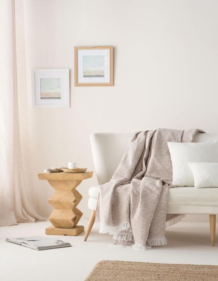 Selbro Zachte Geometrische Dekendeken voor Bed en Bank met Veelzijdig Gebruik 180 x 140 cm Beige