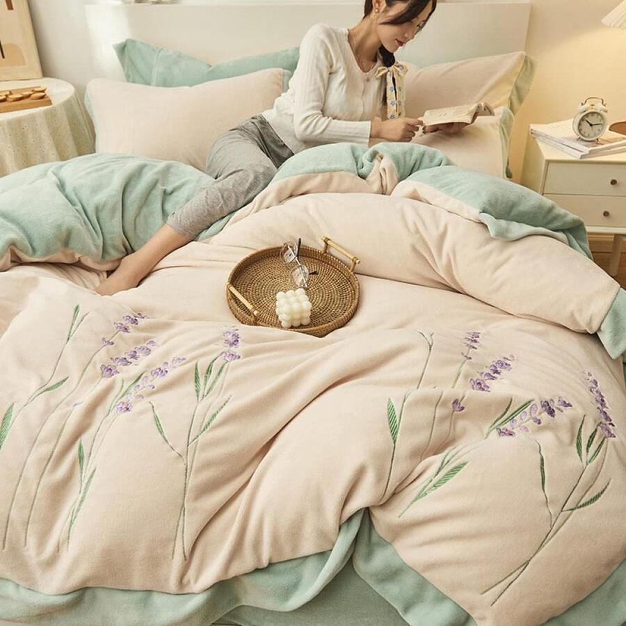 Senza Marchio Bed Sheet Keep Warmfleece Bedding Sheet Quilt Cover Winter Melk Fluweel Breed Geborduurde Bloem 4-Delige Set Van Dik Dubbelzijdig Flanel Plus Fluwelen Laken Dekbedovertrek Koraal Fluweel-Schattige Bee