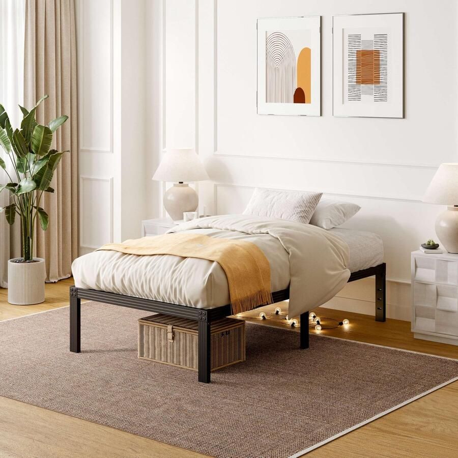 Senza Marchio ZIYOO 35 5 cm zwaar metalen bedframe moderne look en strakke lijnen 2023 nieuw geluidsvrij en antislip standaard profiel stalen bedplatform geen boxspring vereist (California King met hoofdeinde)