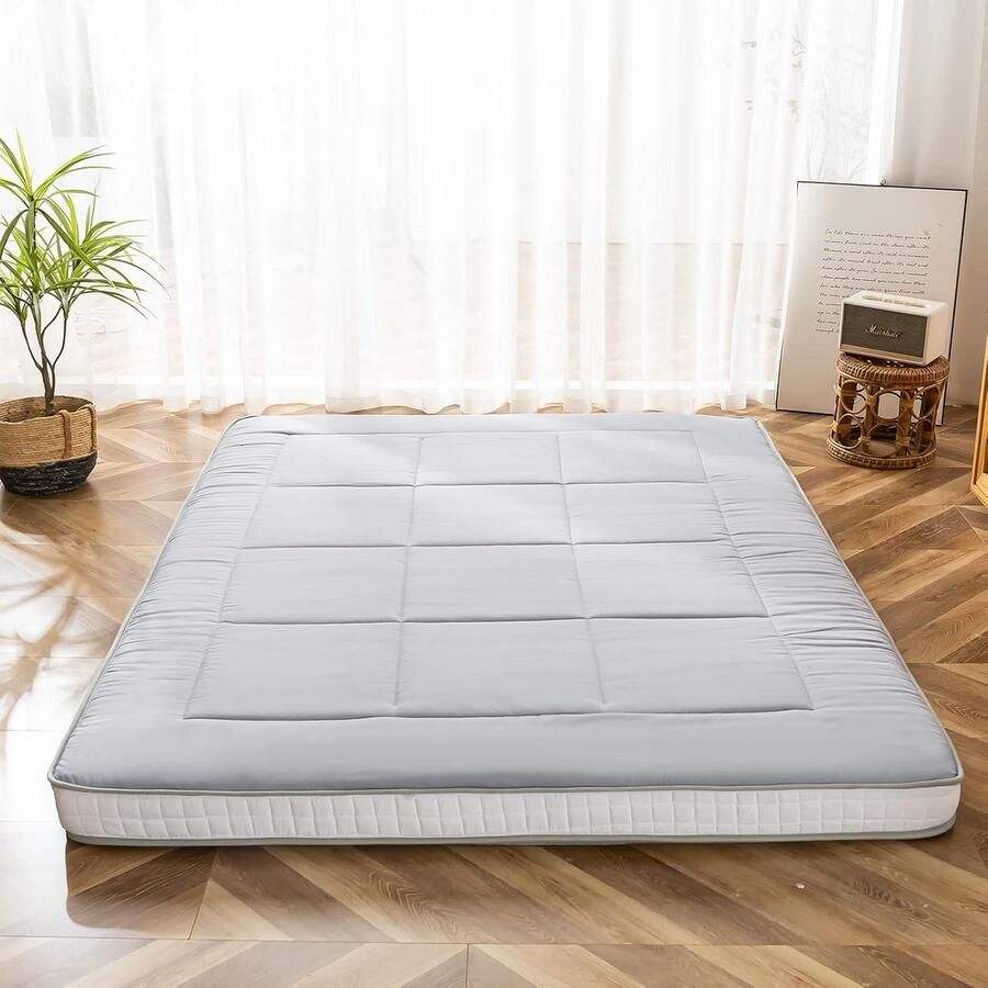 ShopHaven Gevoerde Japanse Futon Vloermatras – Extra Dikke Opvouwbare Slaapmat – Ademend Topper voor Vloer Logeerbed en Slaapbank – Lichtgrijs – King Size
