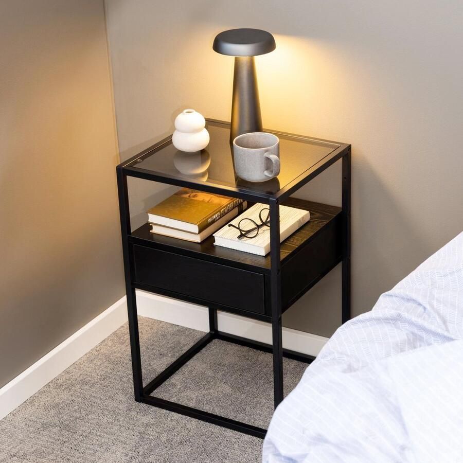 Sohome Nachtkastje Demitris zwart metaal met glazen blad en lade