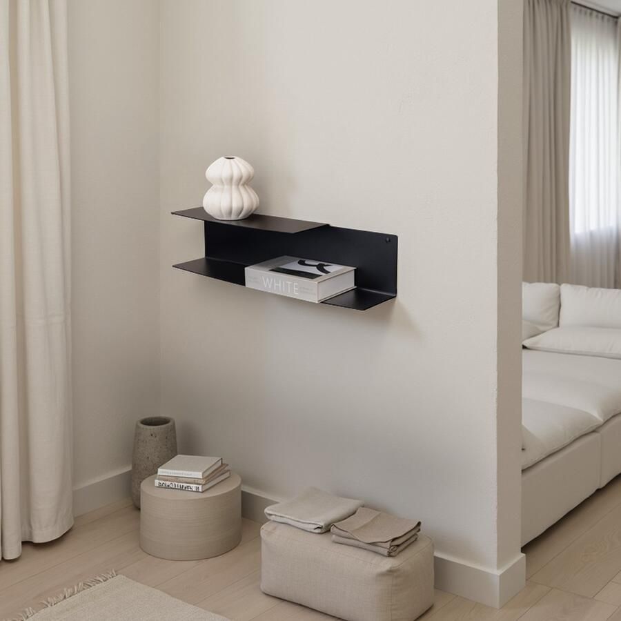 Stalux Dubbele wandplank 'Riser' 66cm kleur zwart gepoedercoat staal 100% recyclebaar uniek design topkwaliteit gemaakt in Nederland fotolijstplank zwart metaal boekenplank zwart