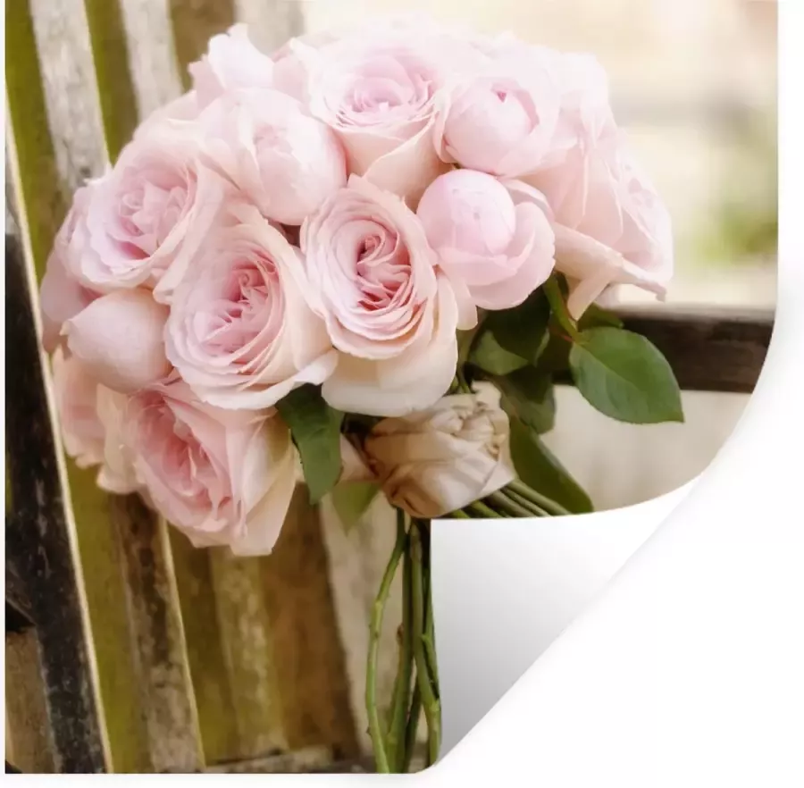 StickerSnake Muurstickers Sticker Folie Een boeket van roze rozen op een houten bank 50x50 cm Plakfolie Muurstickers Kinderkamer Zelfklevend Behang Zelfklevend behangpapier Stickerfolie