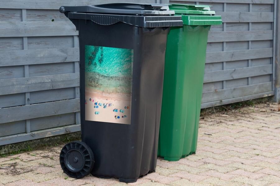 StickerSnake Container sticker Zee Strand Zomer Parasols Blauw 40x60 cm Kliko sticker