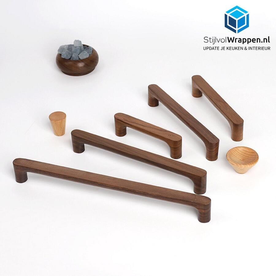 Stijlvolwrappen.nl Walnoot Houten Handgreep 128mm – Luxe Deurgreep voor Kledingkast Keukenkast of Lade – Massief Hout – Moderne Kastgreep – Inclusief Schroeven