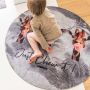 Studio M Vloerkleed NEWMOJI Vloerkleed kinderkamer 90X90 cm Tapijt kinderkamer rond Kindertapijt Speelkleed Speelmat Vloerkleed Dieren Giraf Just Chew It bubblegum roze Voor jongens en meisjes - Thumbnail 2