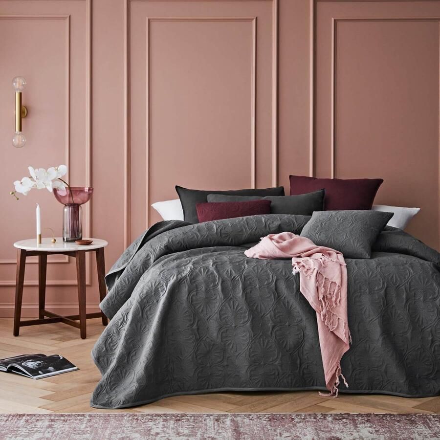 Stunq Stijlvolle donkergrijze sprei voor bed en bank van 220 x 240 cm