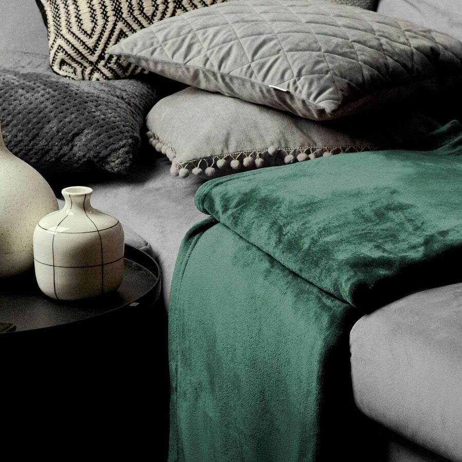 Stunq Zachte en warme rode fleecedeken voor bank en bed in minimalistisch design 150 x 200 cm groen