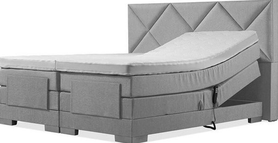 Sweet Sleep Elektrische Boxspring 200x210 Incl. Ruiten hoofdbord Zilvergrijs met plint