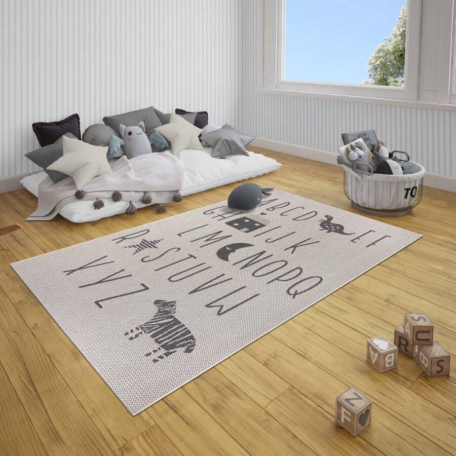 Tapeso Kinderkamer vloerkleed Alfabet crème zwart 120x170 cm