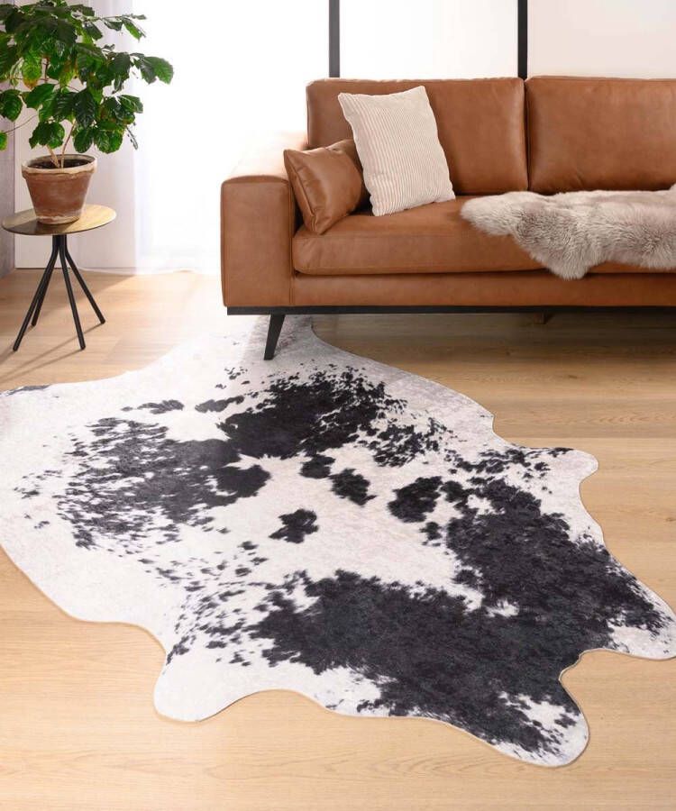 Tapeso Koeienhuid vloerkleed Happy Spotted Cow zwart wit 135x190 cm