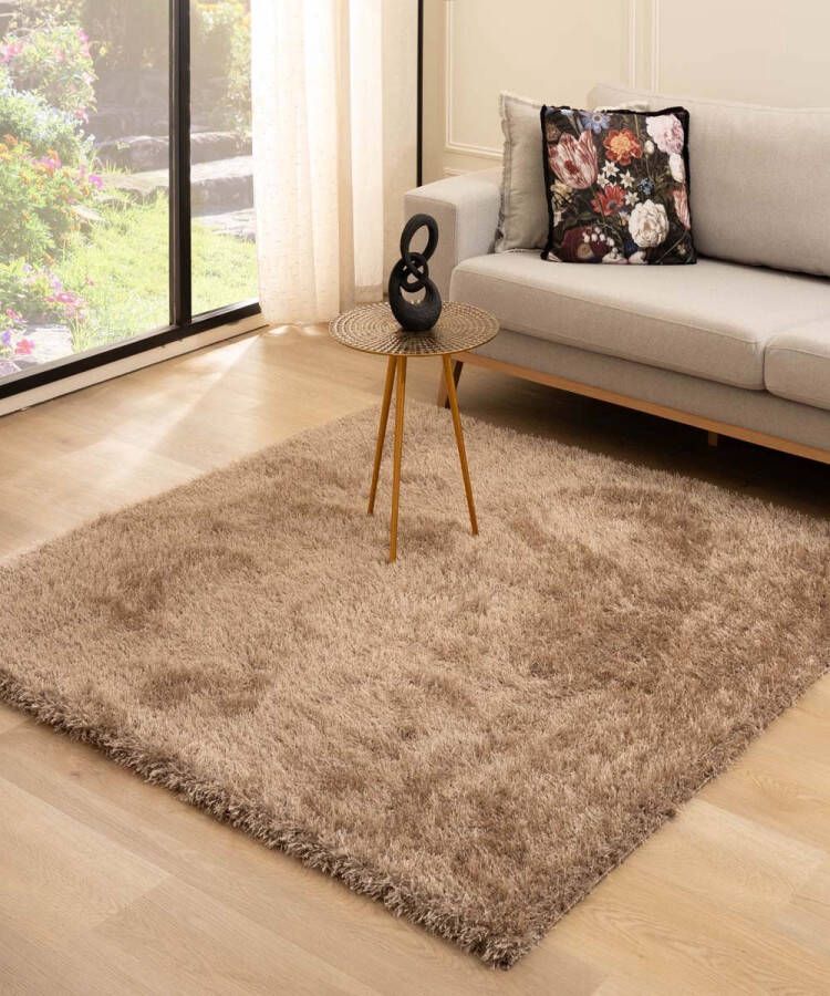 Tapeso Vierkant hoogpolig vloerkleed velvet Posh beige 240x240 cm