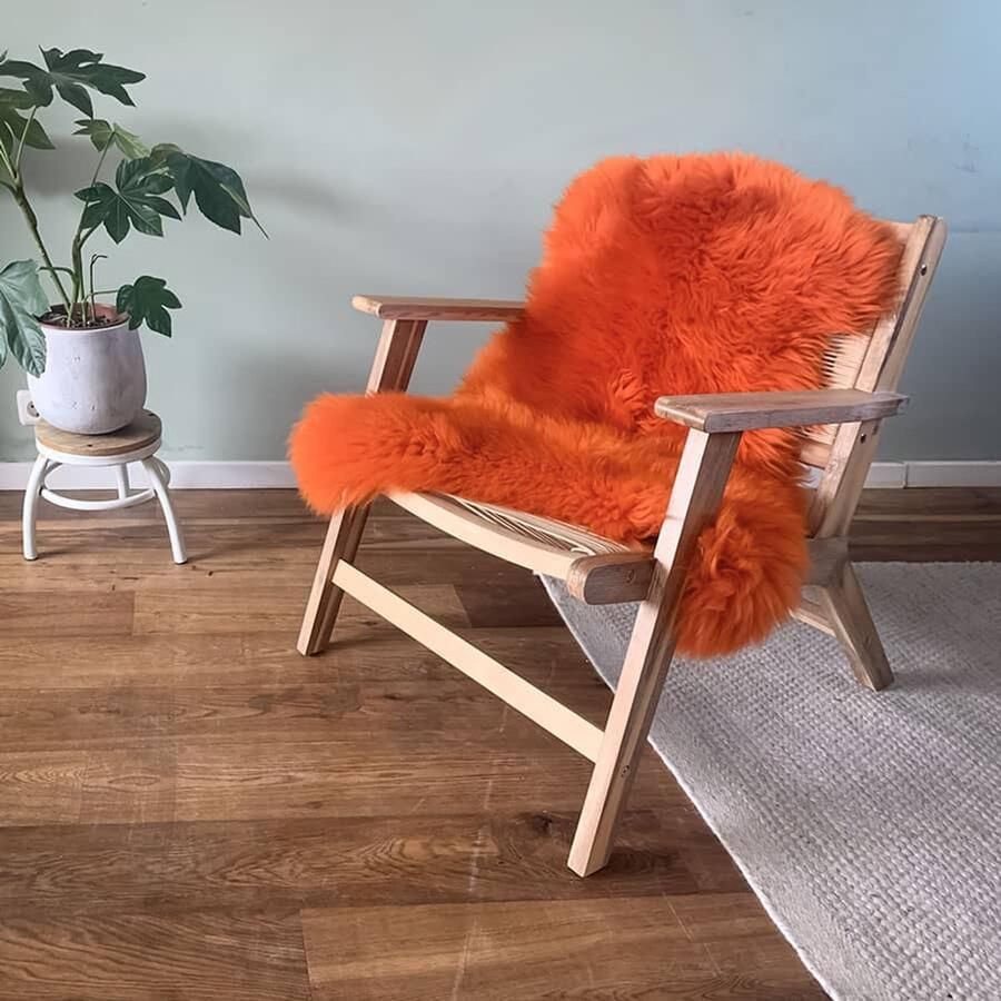Texelse Producten Donker Oranje Texel Schapenvacht XL Skéépe 100% Echt Texelse Schapenvachten Vloerkleed Dierenvellen