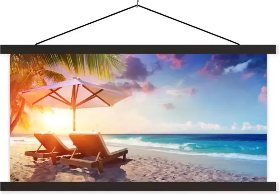 TextilePosters Posterhanger incl. Poster 150x75 cm Schoolplaat Parasol Stoelen Strand Textielposter Zwarte latten