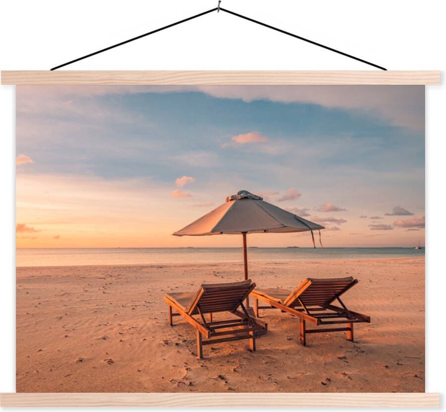 TextilePosters Posterhanger incl. Poster Schoolplaat Strand Ligbed Parasol 150x113 cm Blanke latten