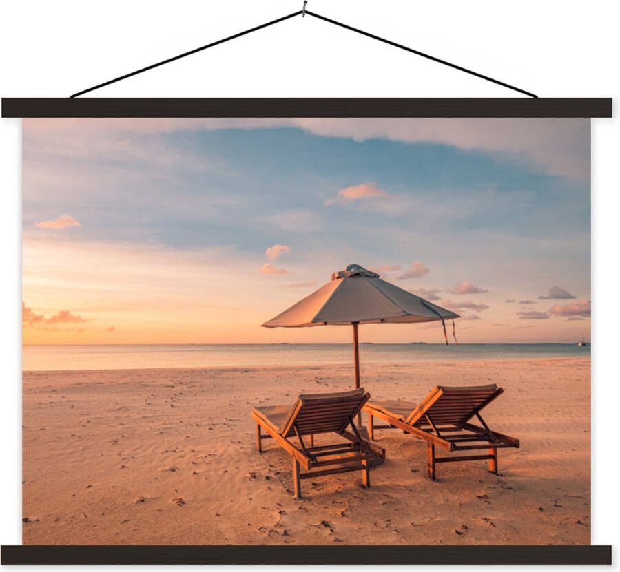 TextilePosters Posterhanger incl. Poster Schoolplaat Strand Ligbed Parasol 150x113 cm Zwarte latten