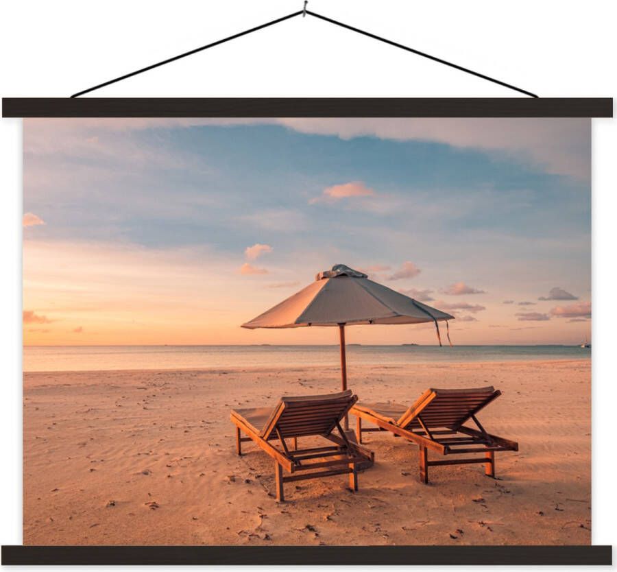 TextilePosters Posterhanger incl. Poster Schoolplaat Strand Ligbed Parasol 60x45 cm Zwarte latten
